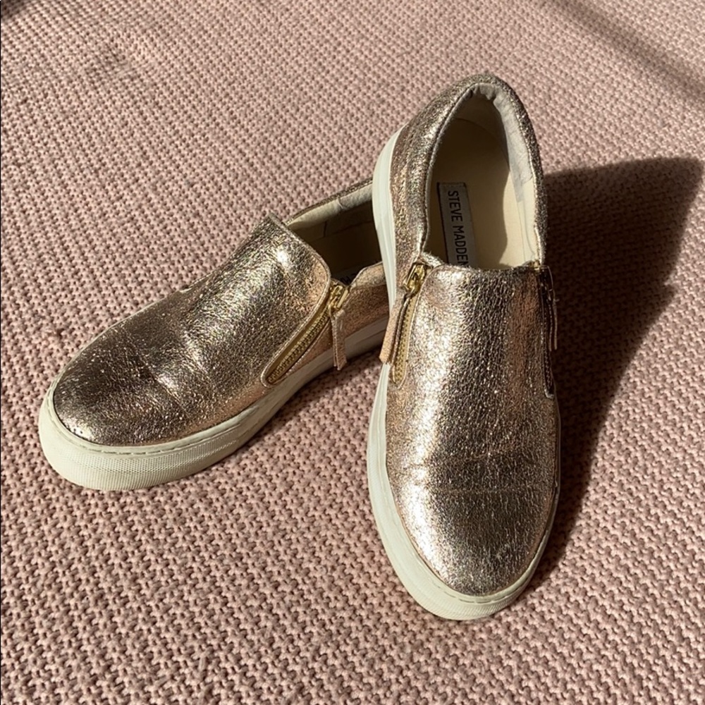 Pink rose gold Steve Madden slip on’s